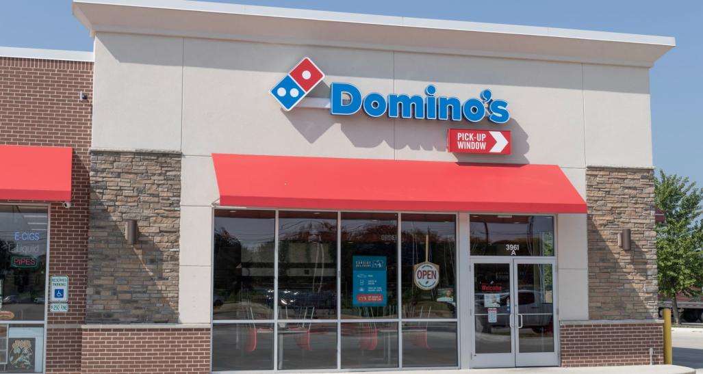 Domino's pizza store front.