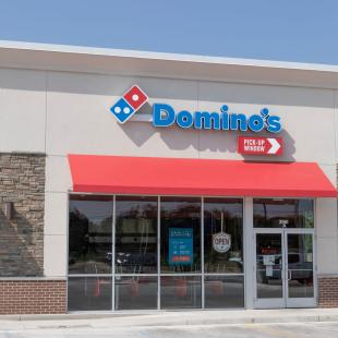 Domino's pizza store front.
