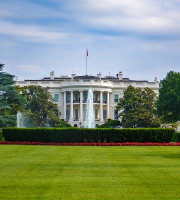 The whitehouse from the south lawn