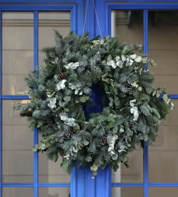 Holiday wreath decor